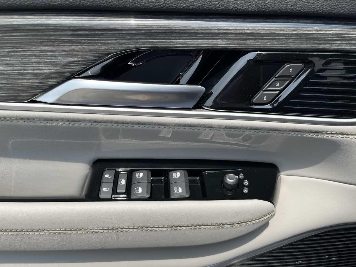 Sold 2022 Jeep Wagoneer Series II in Opelika