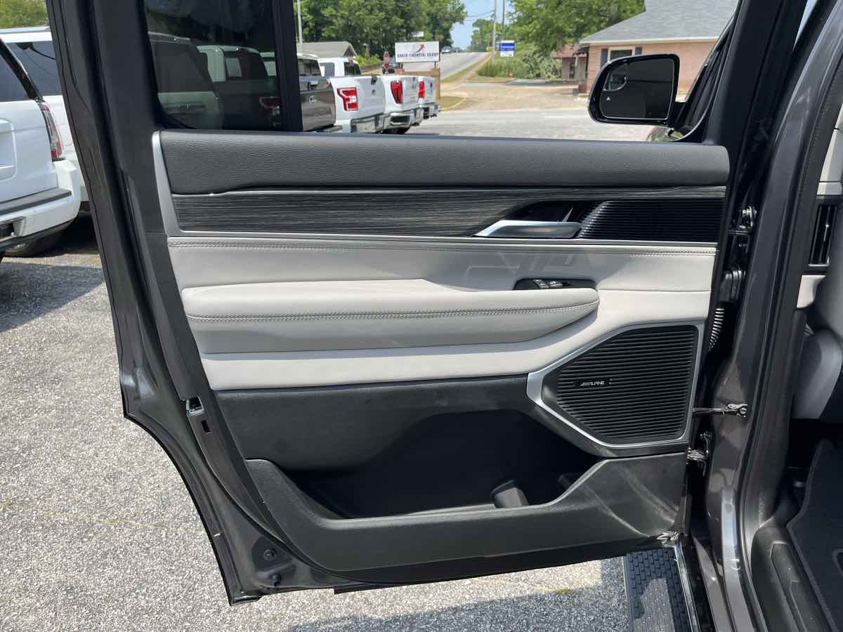 Sold 2022 Jeep Wagoneer Series II in Opelika