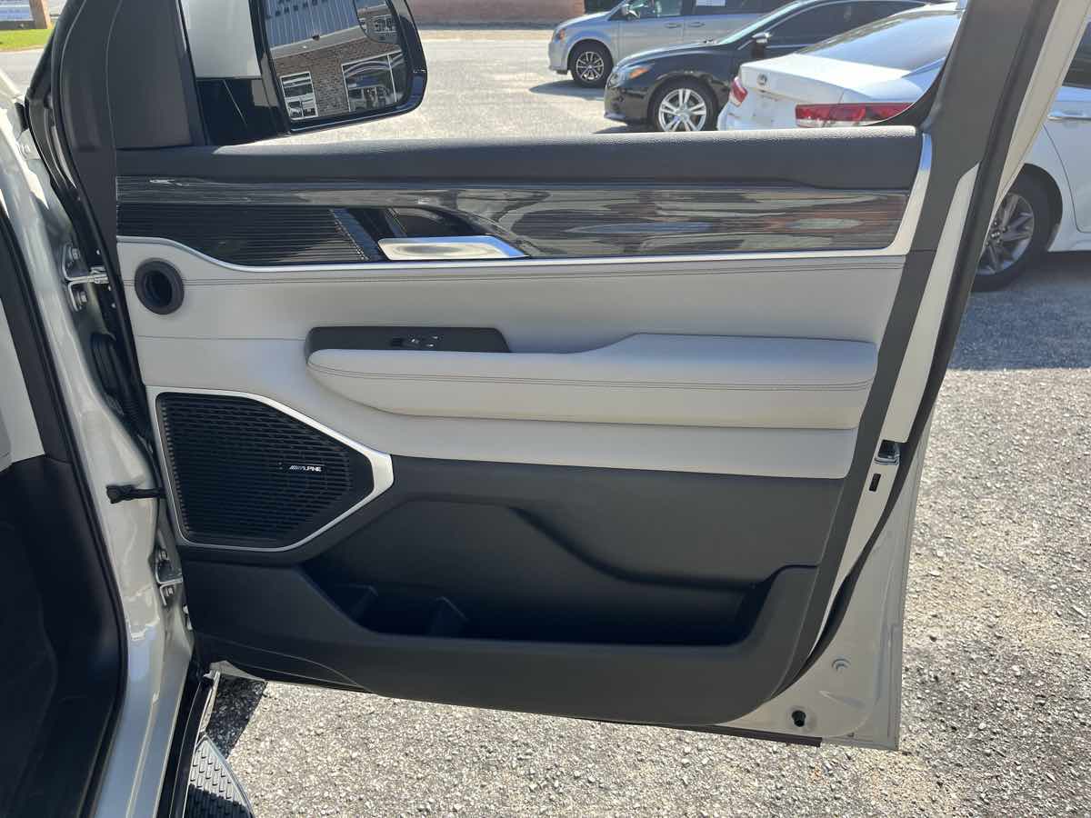 Sold 2022 Jeep Wagoneer Series II in Opelika