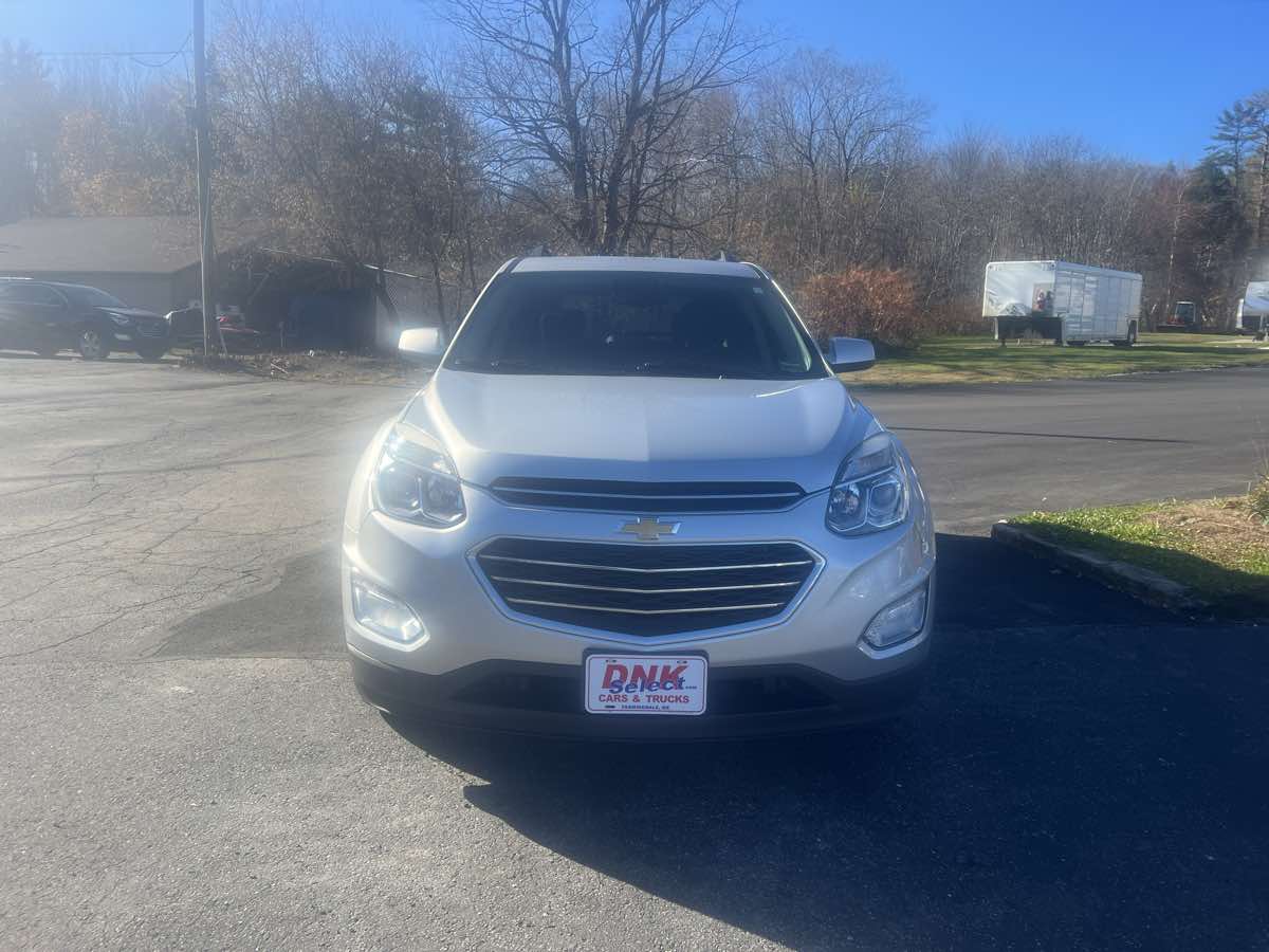 2016 Chevrolet Equinox LT photo 2