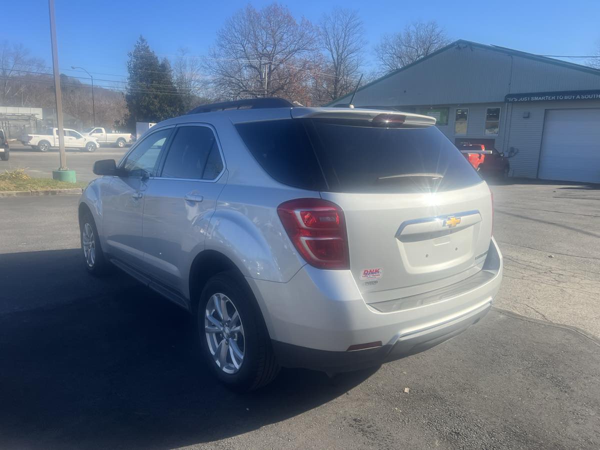 2016 Chevrolet Equinox LT photo 4