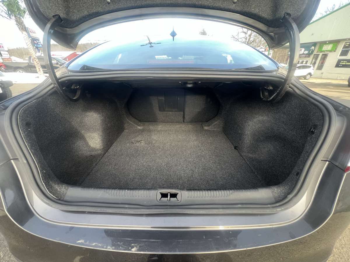 2015 Chrysler 200 S - Photo 14