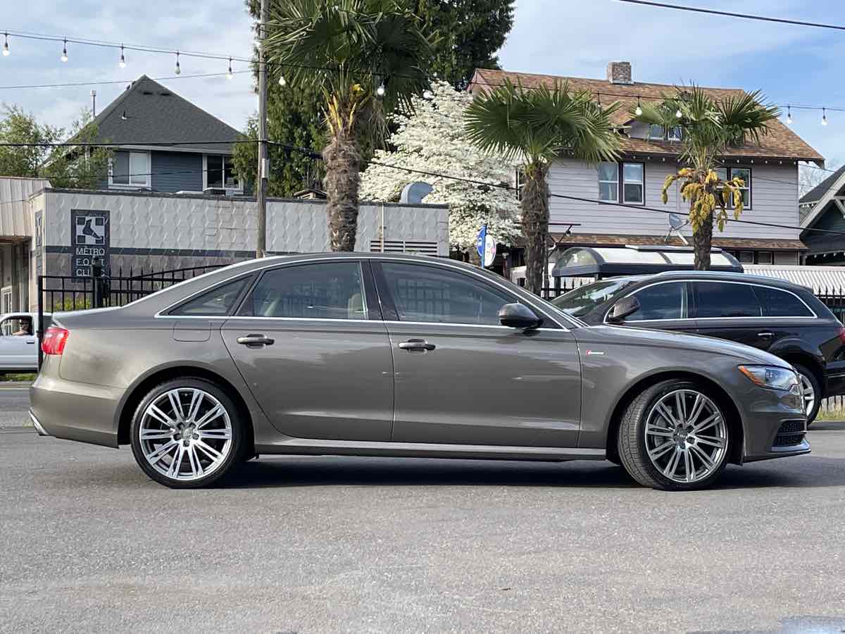2012 Audi A6 3.0T Prestige photo 2
