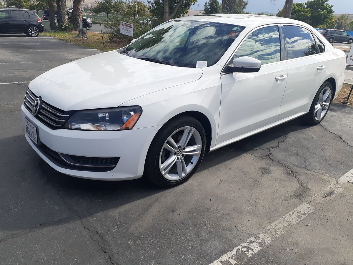 2014 Volkswagen Passat SE w/Sunroof