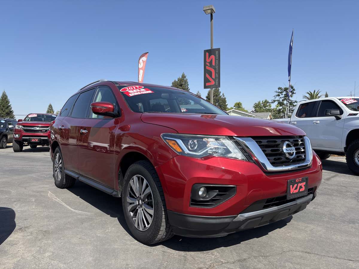 2017 Nissan Pathfinder SV - Photo 4