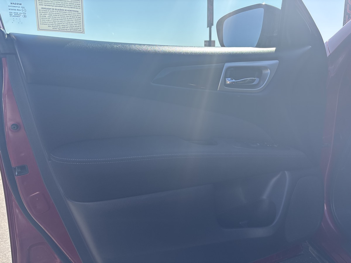 2017 Nissan Pathfinder SV - Photo 8