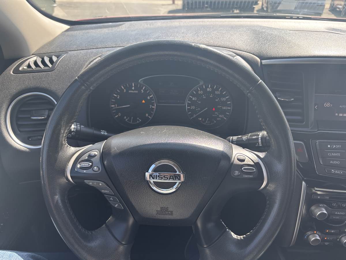 2017 Nissan Pathfinder SV - Photo 12