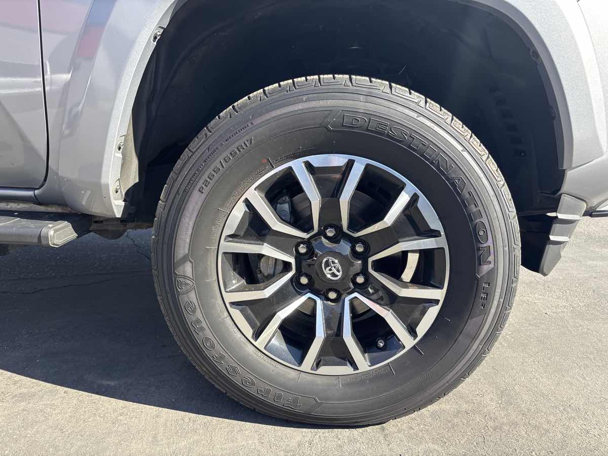 2019 Toyota Tacoma SR5 - Photo 5