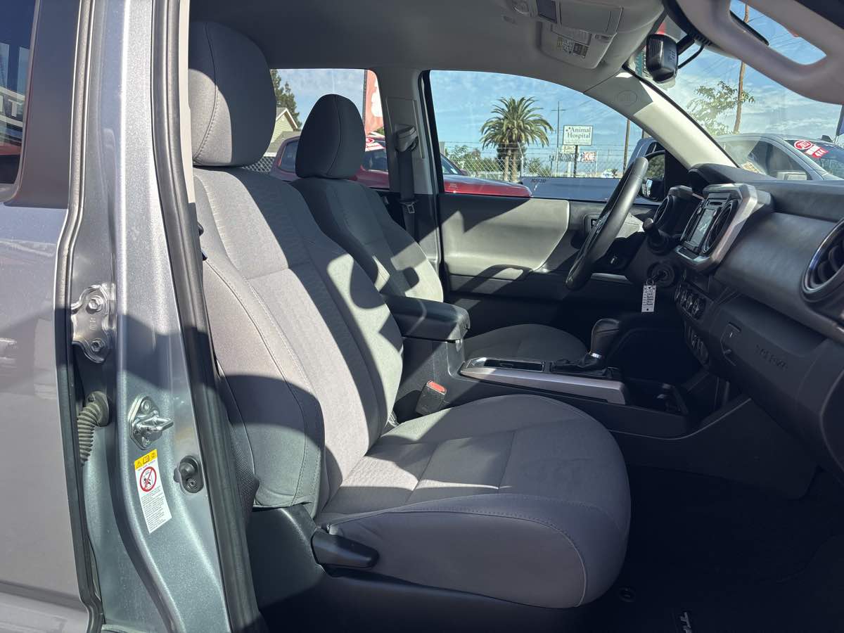 2019 Toyota Tacoma SR5 - Photo 16