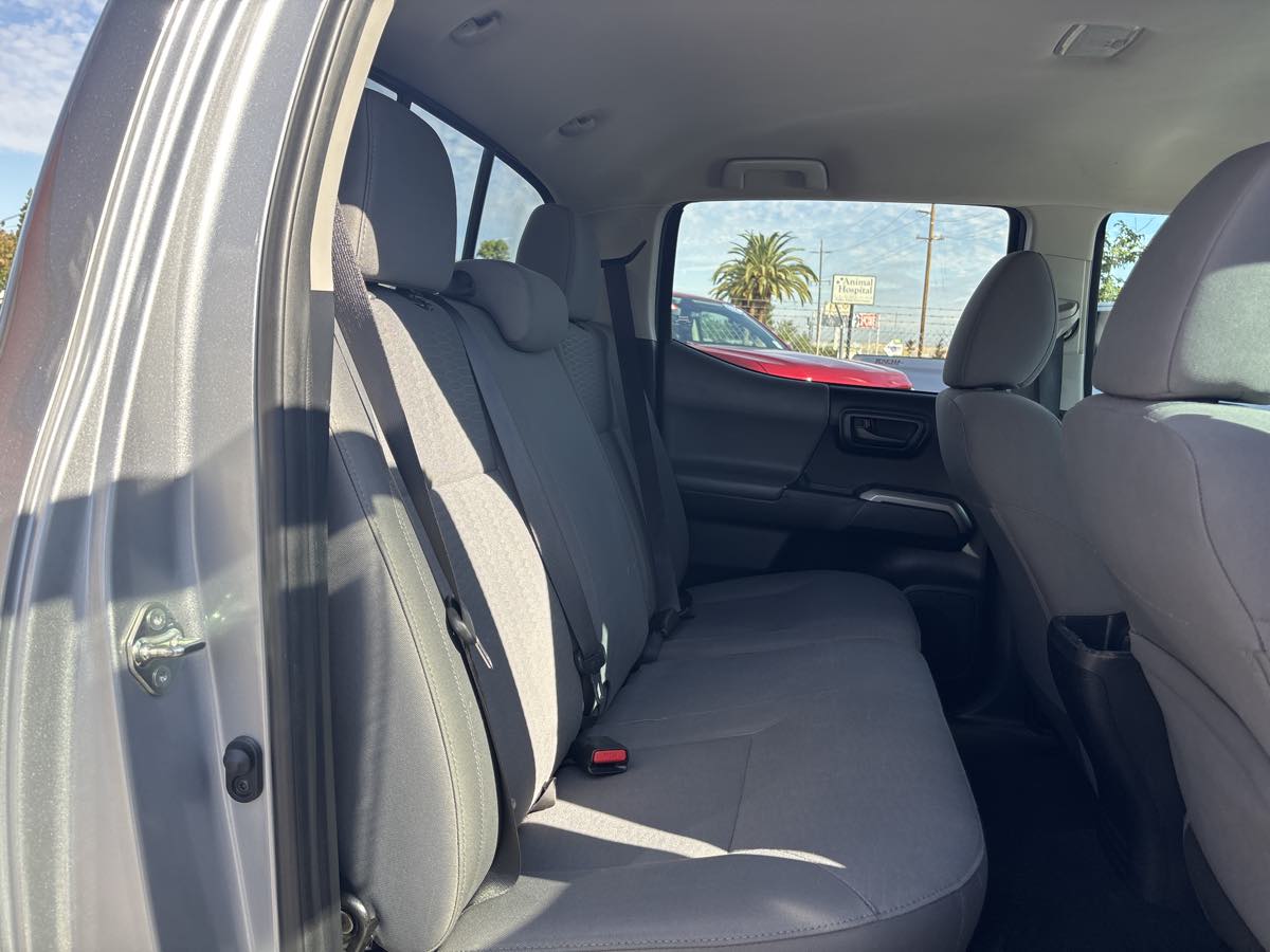 2019 Toyota Tacoma SR5 - Photo 17