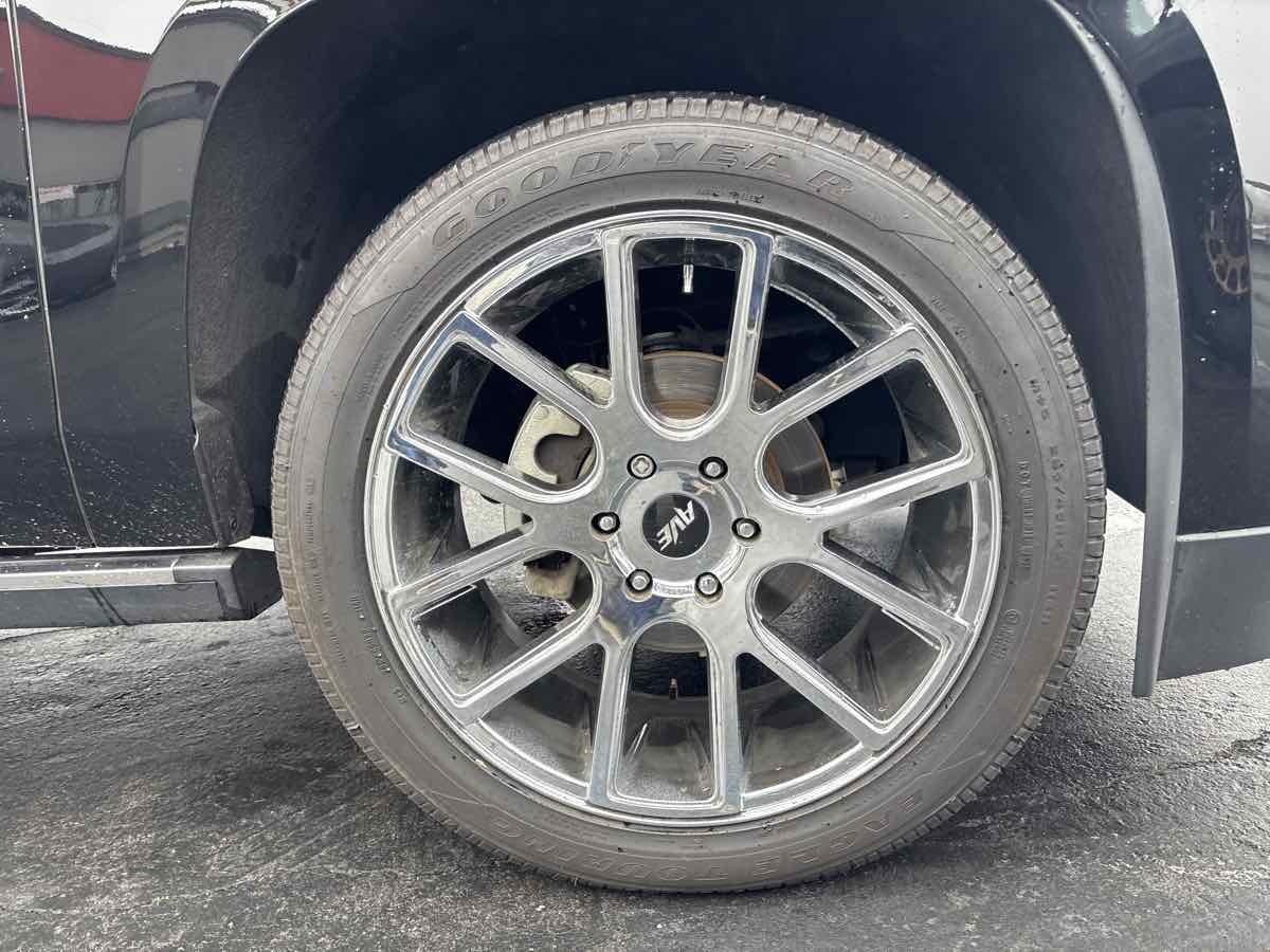 2018 Cadillac Escalade Premium Luxury photo 4