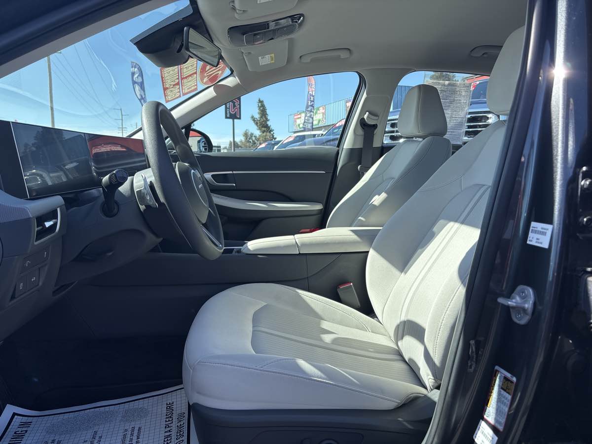 2024 Hyundai Sonata SEL - Photo 17