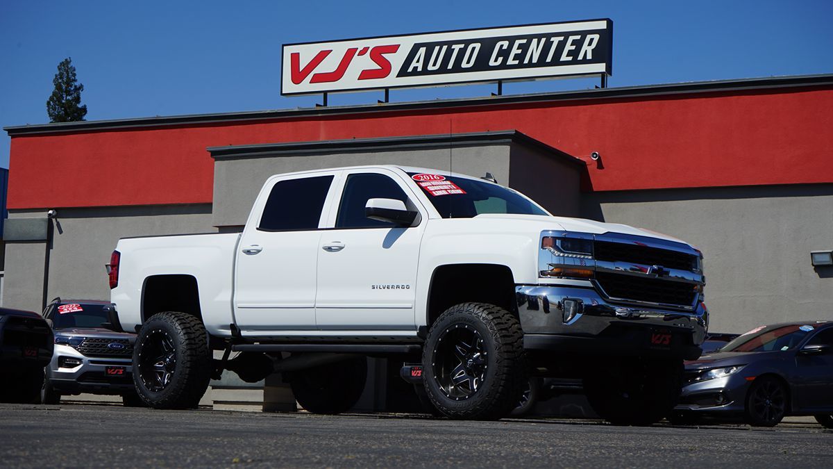2016 Chevrolet Silverado 1500 LT Crew Cab Standard Box's photo