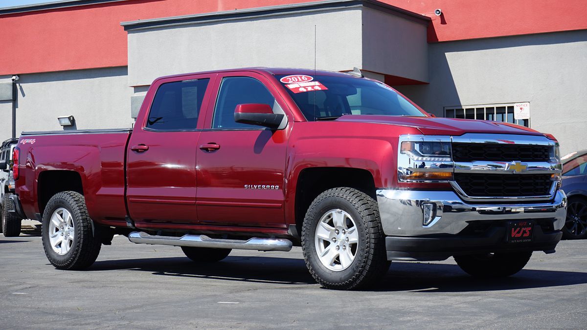 2016 Chevrolet Silverado 1500 LT 4X4 Crew Cab Standard Box's photo