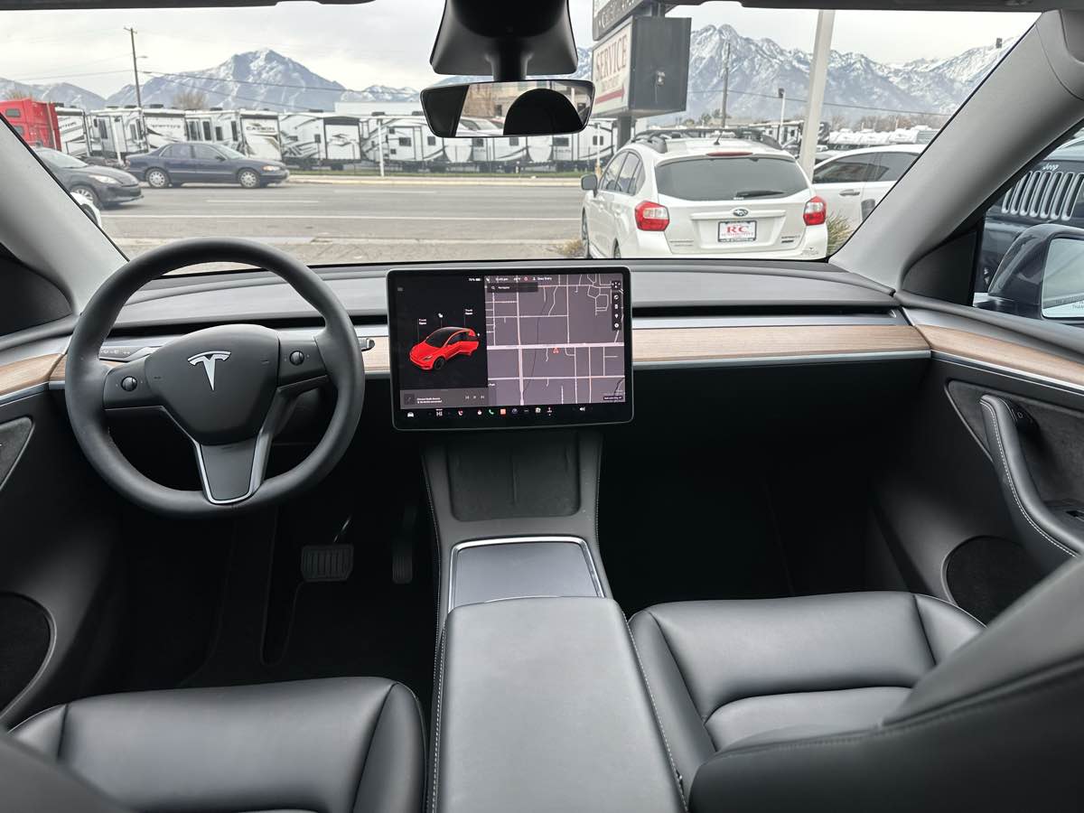 【Y u i 】 Sold 2023 Tesla Model Y Long Range in Salt Lake City