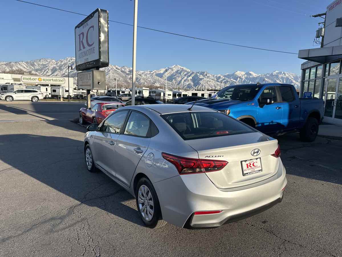 2021 Hyundai Accent SE photo 3