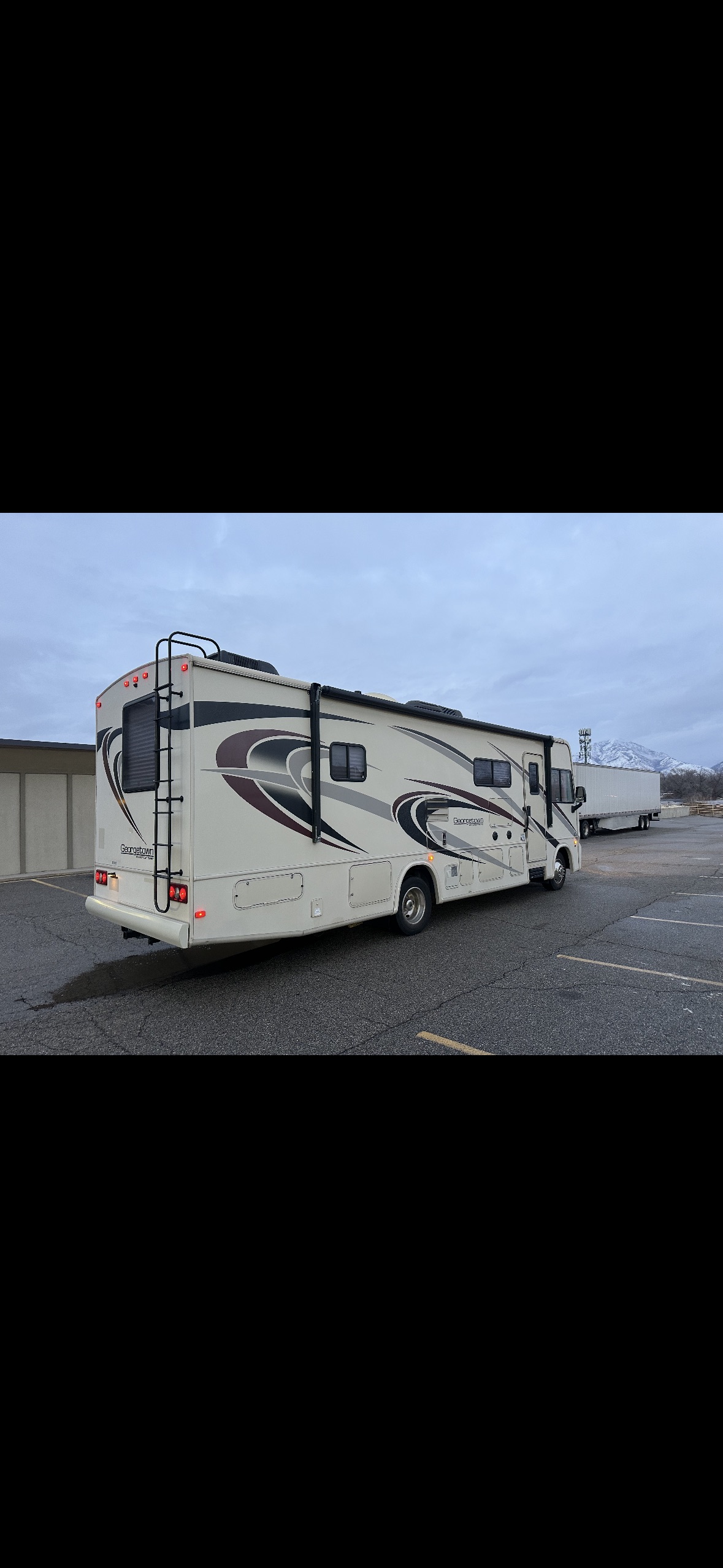 2018 Ford F-53 - Photo 3