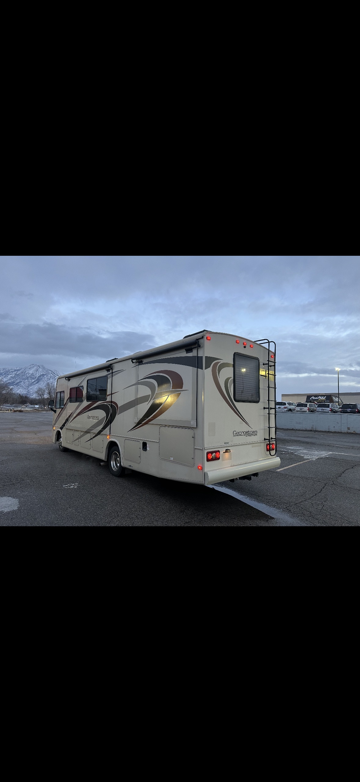 2018 Ford F-53 - Photo 5