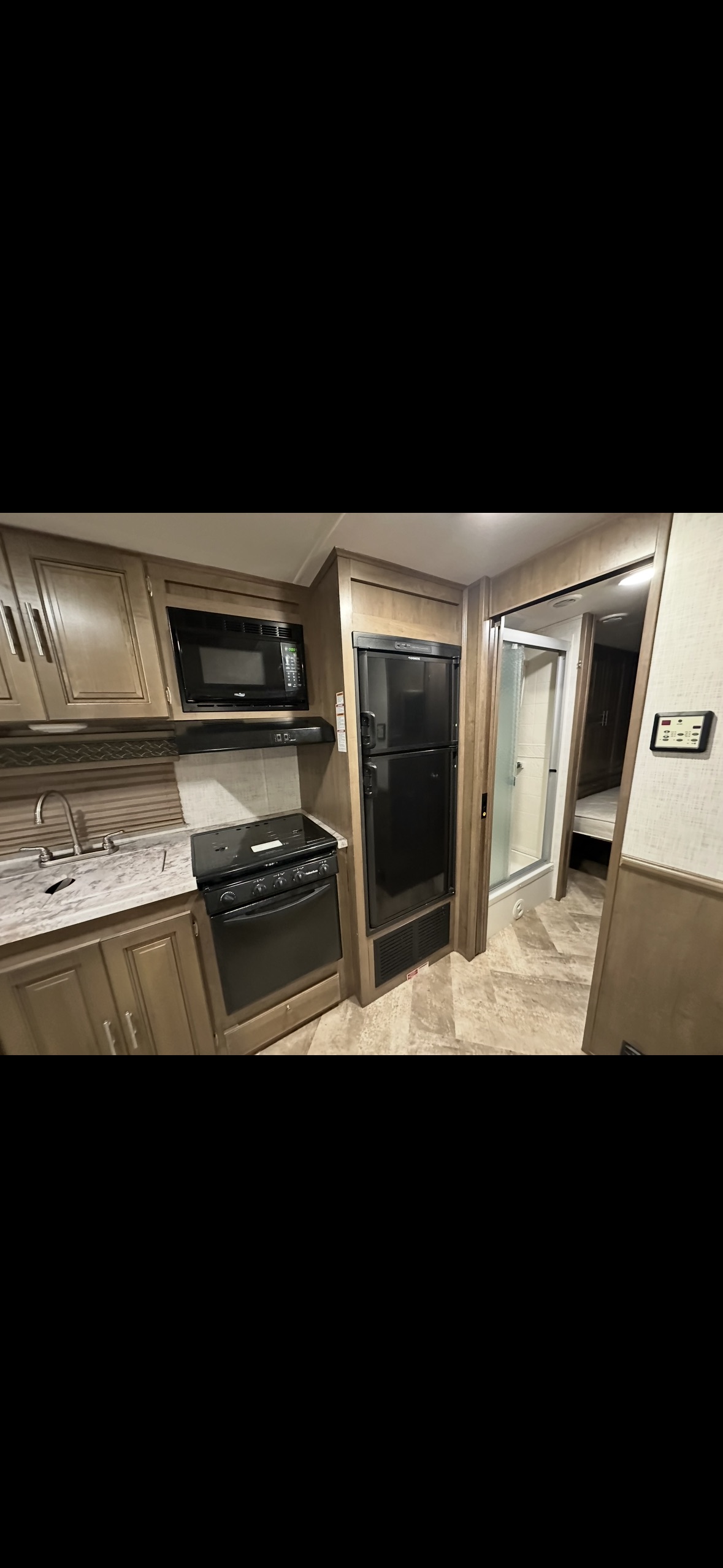 2018 Ford F-53 - Photo 18