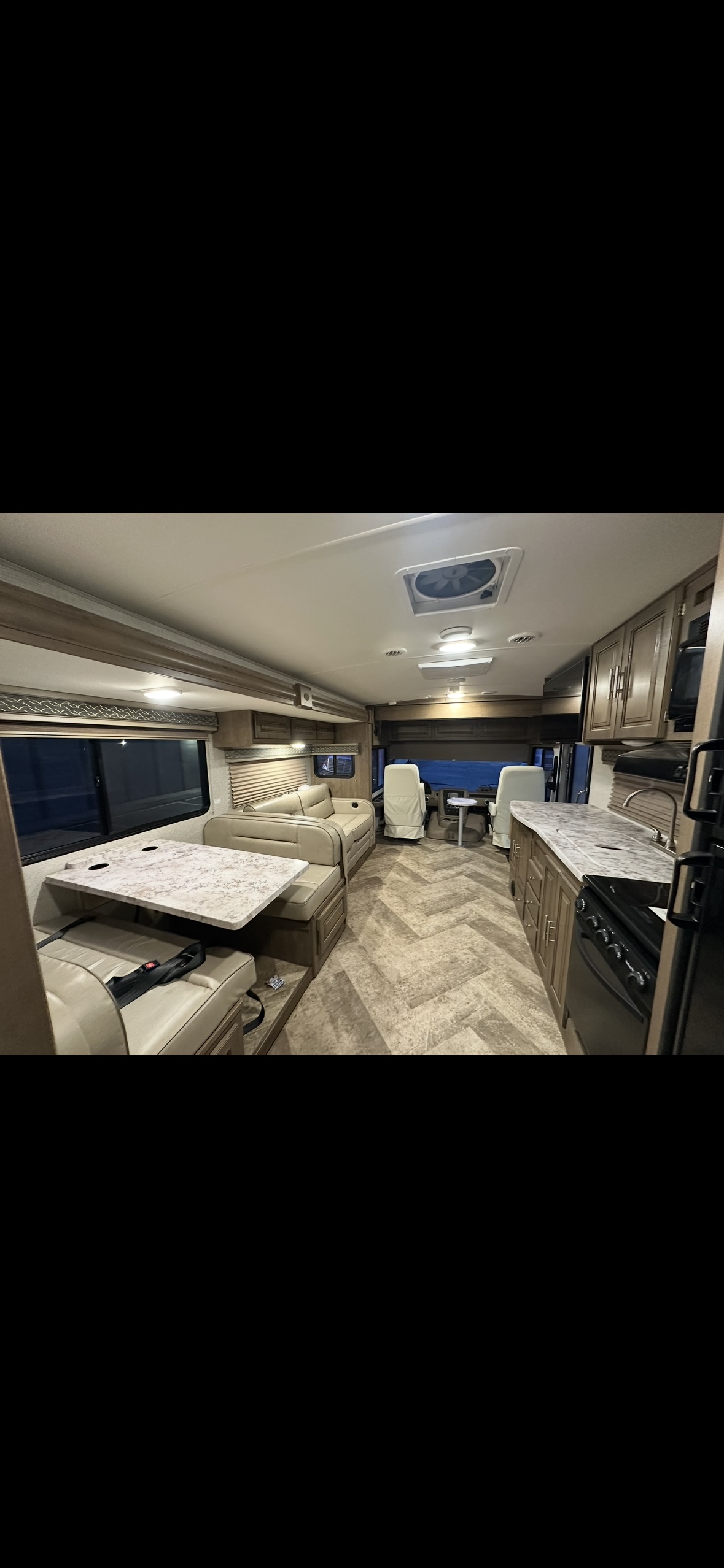 2018 Ford F-53 - Photo 19