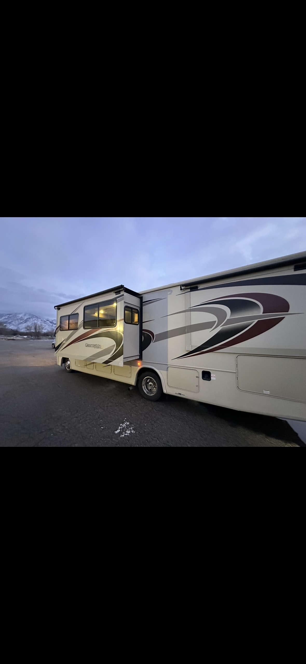 2018 Ford F-53 - Photo 21