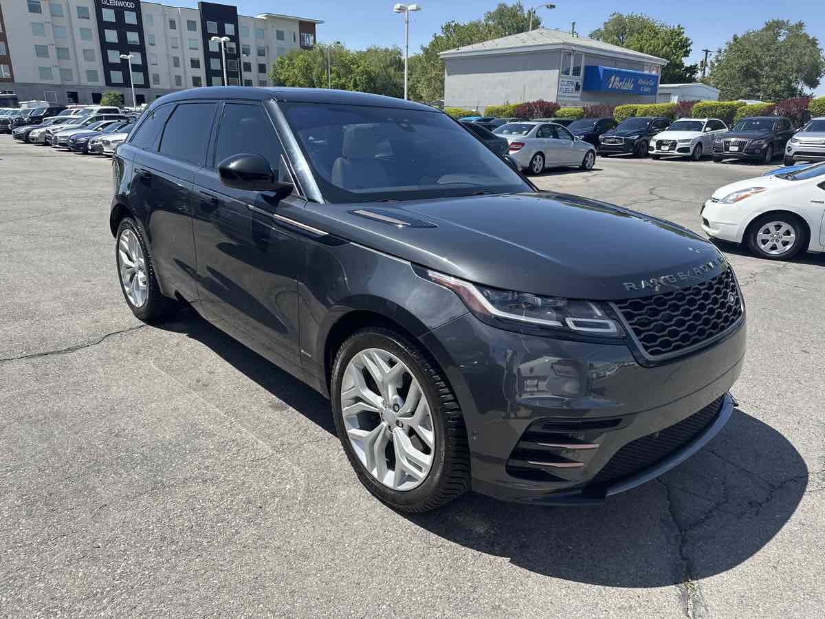 2018 Land Rover Range Rover Velar R-Dynamic HSE photo 4