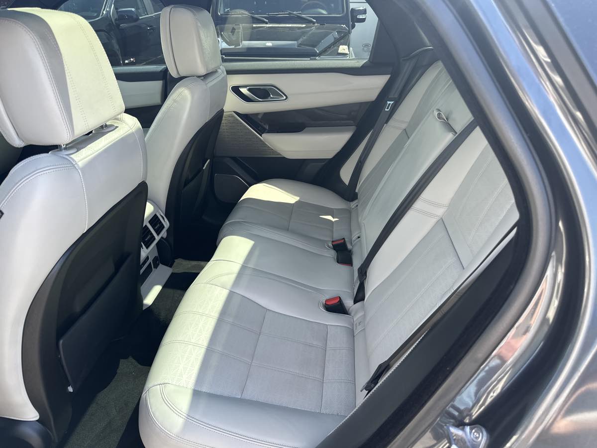 2018 Land Rover Range Rover Velar R-Dynamic HSE photo 14
