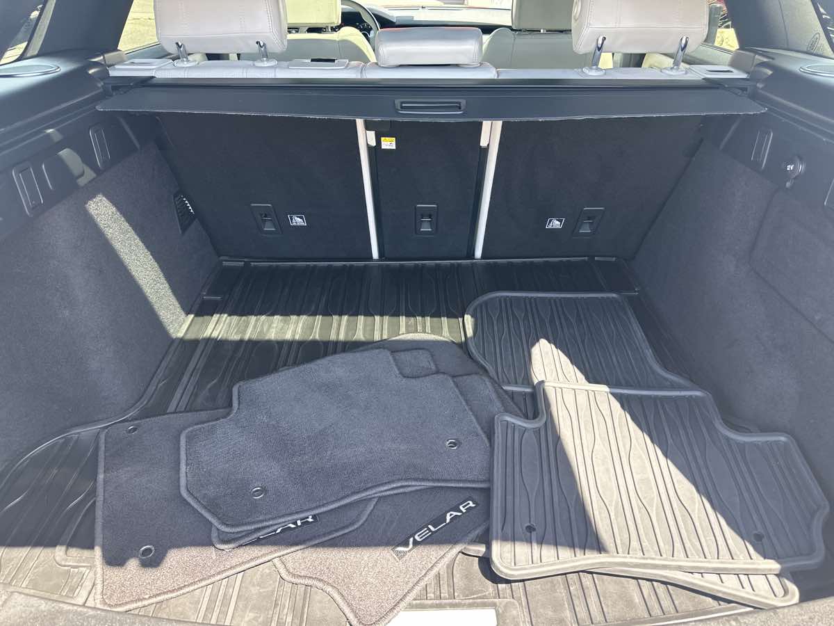 2018 Land Rover Range Rover Velar R-Dynamic HSE photo 17