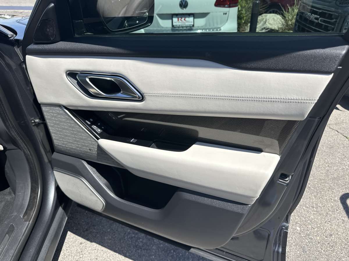 2018 Land Rover Range Rover Velar R-Dynamic HSE photo 22