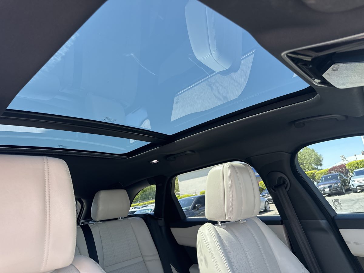 2018 Land Rover Range Rover Velar R-Dynamic HSE photo 23