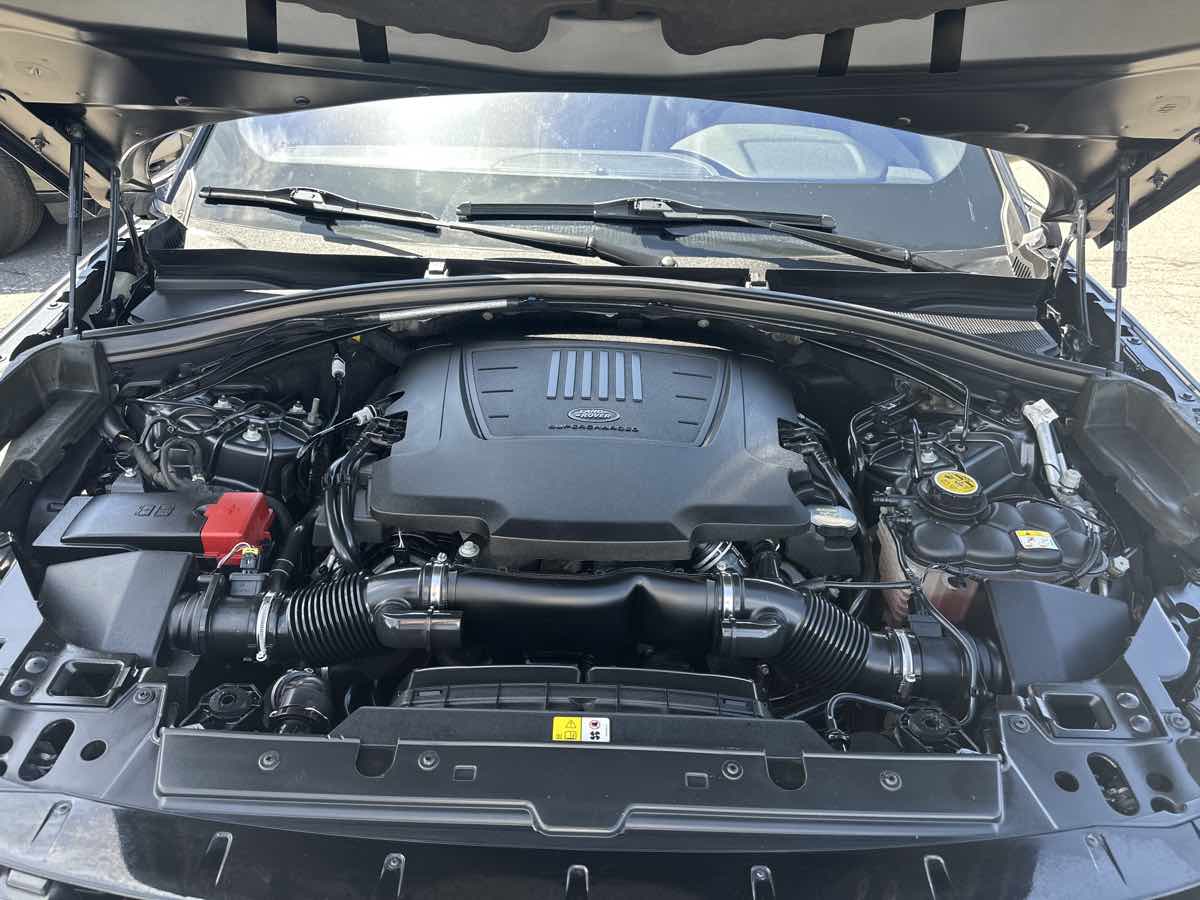 2018 Land Rover Range Rover Velar R-Dynamic HSE photo 25