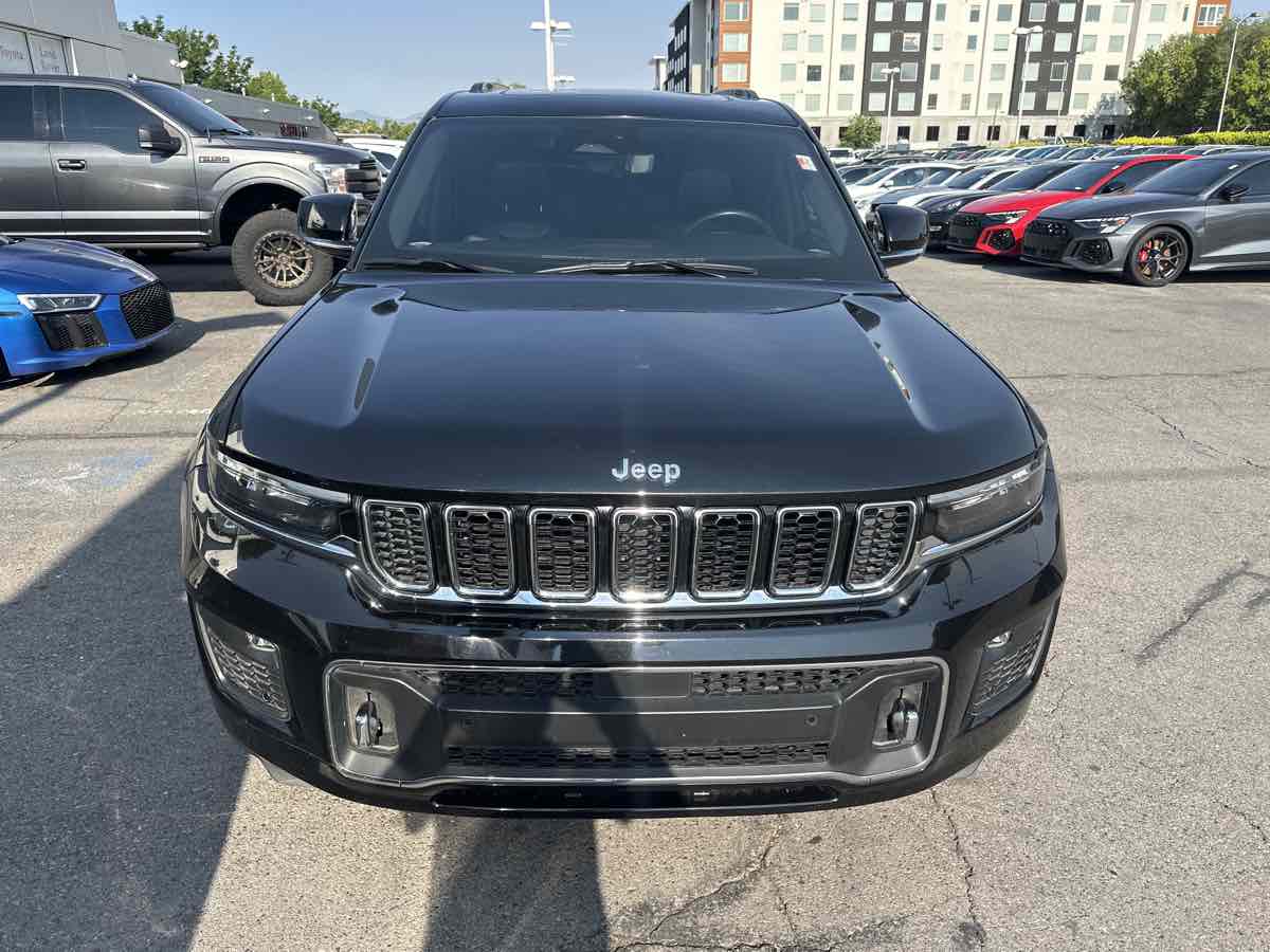 2021 Jeep Grand Cherokee Overland photo 3
