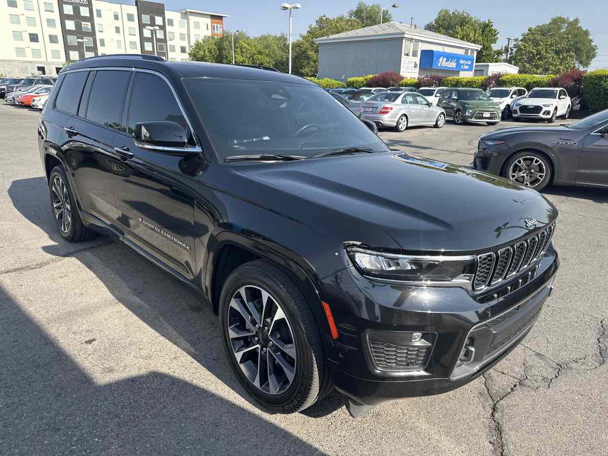 2021 Jeep Grand Cherokee Overland photo 4