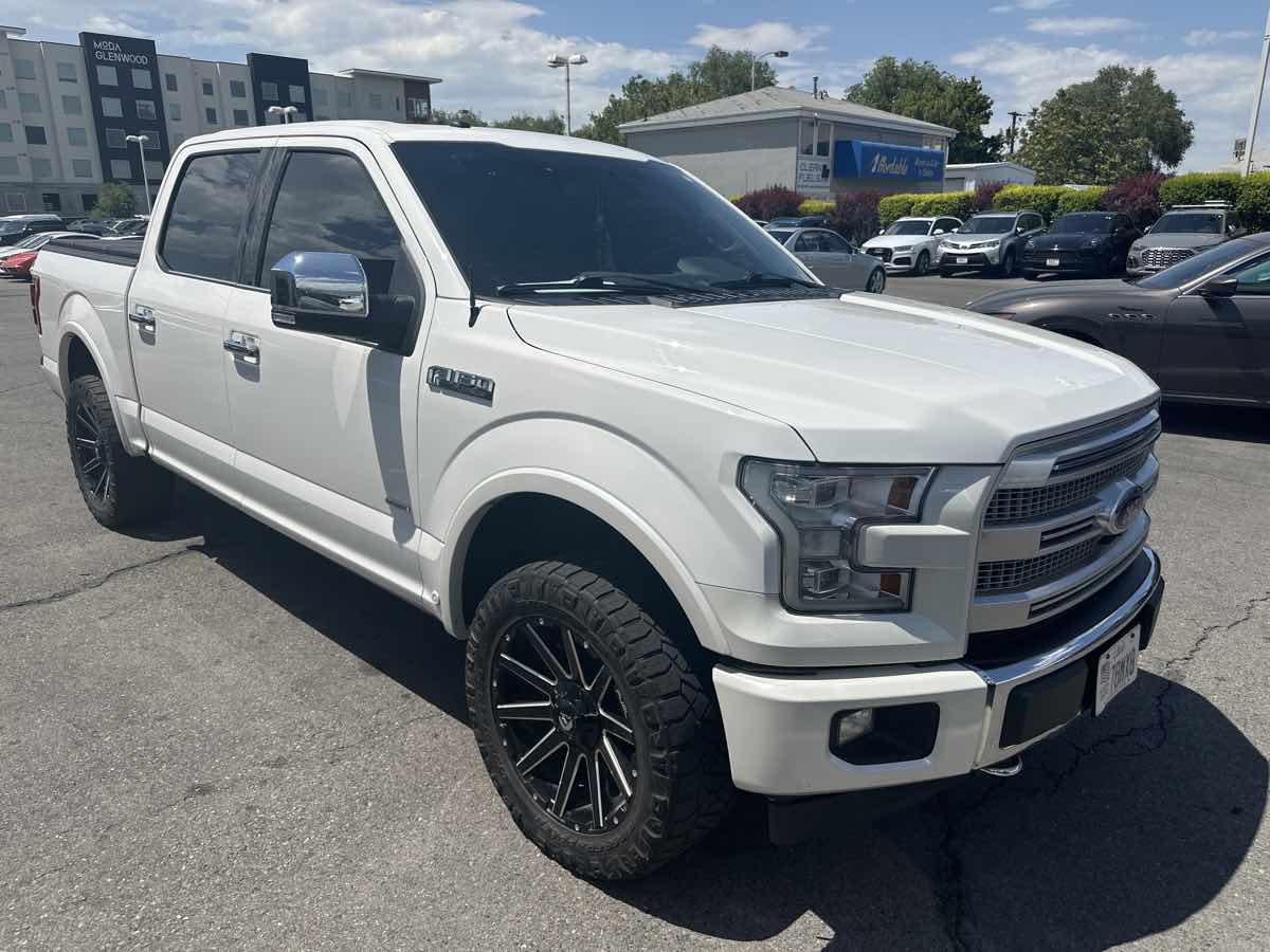 2017 Ford F-150 Platinum photo 4