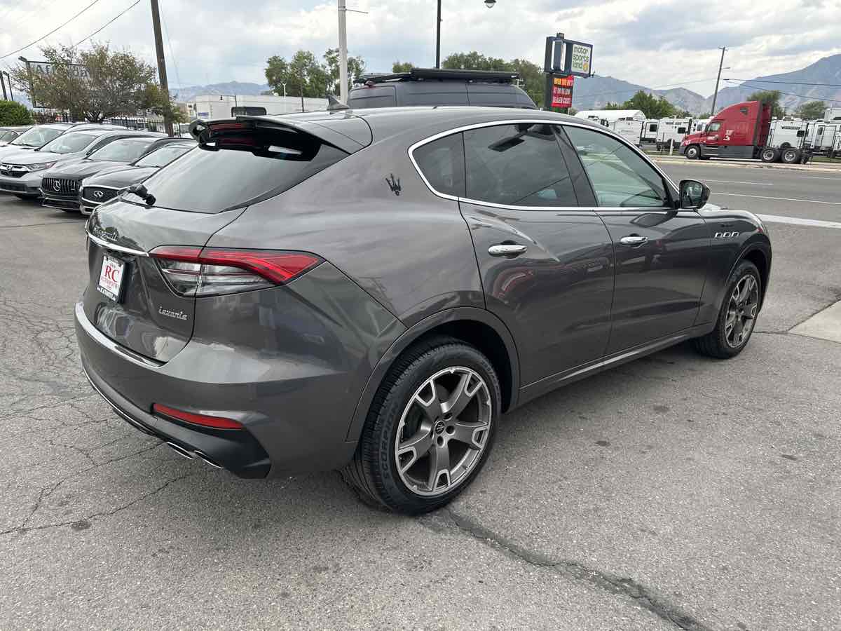 2022 Maserati Levante Modena photo 4