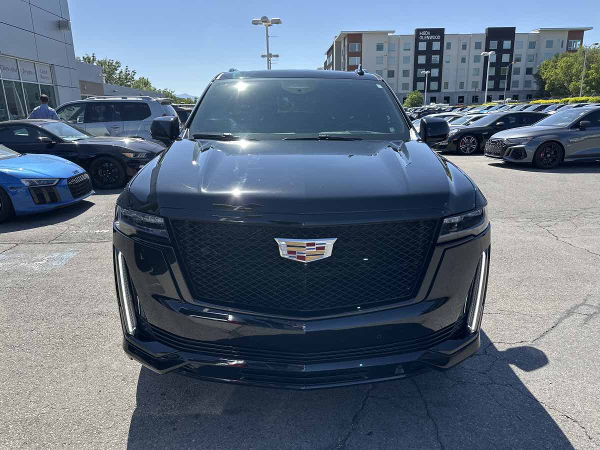 2022 Cadillac Escalade Sport photo 3