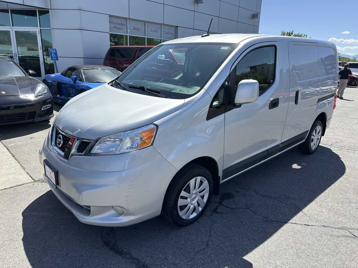 2018 Nissan NV200 SV photo 2