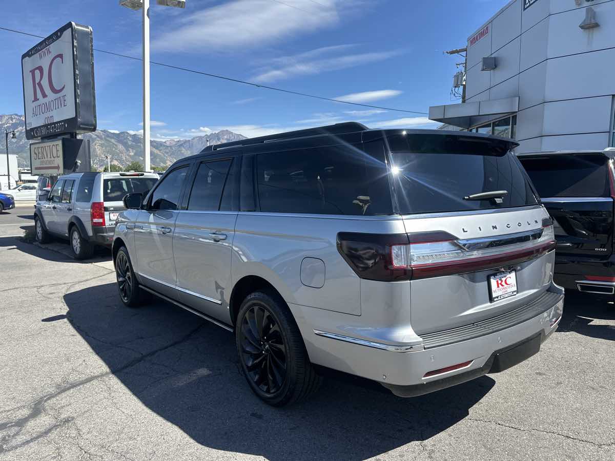 2021 Lincoln Navigator Black Label photo 3