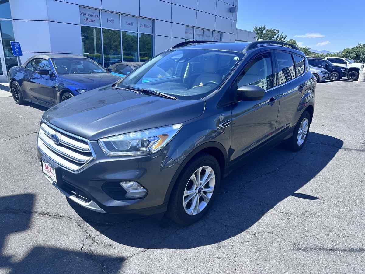 2019 Ford Escape SEL photo 2