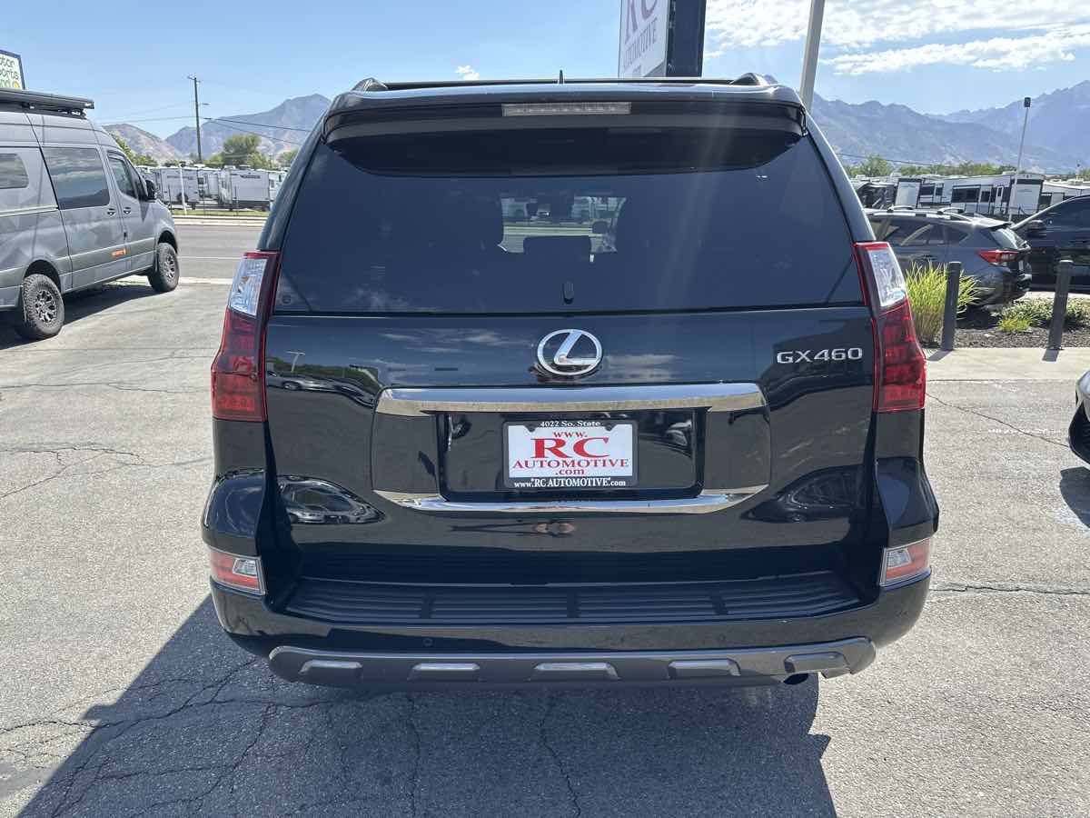 2022 Lexus GX 460 Black Line Special Edition photo 3