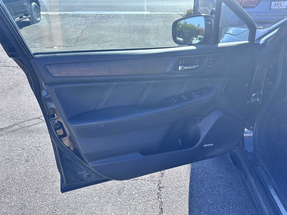 2018 Subaru Outback Limited photo 5