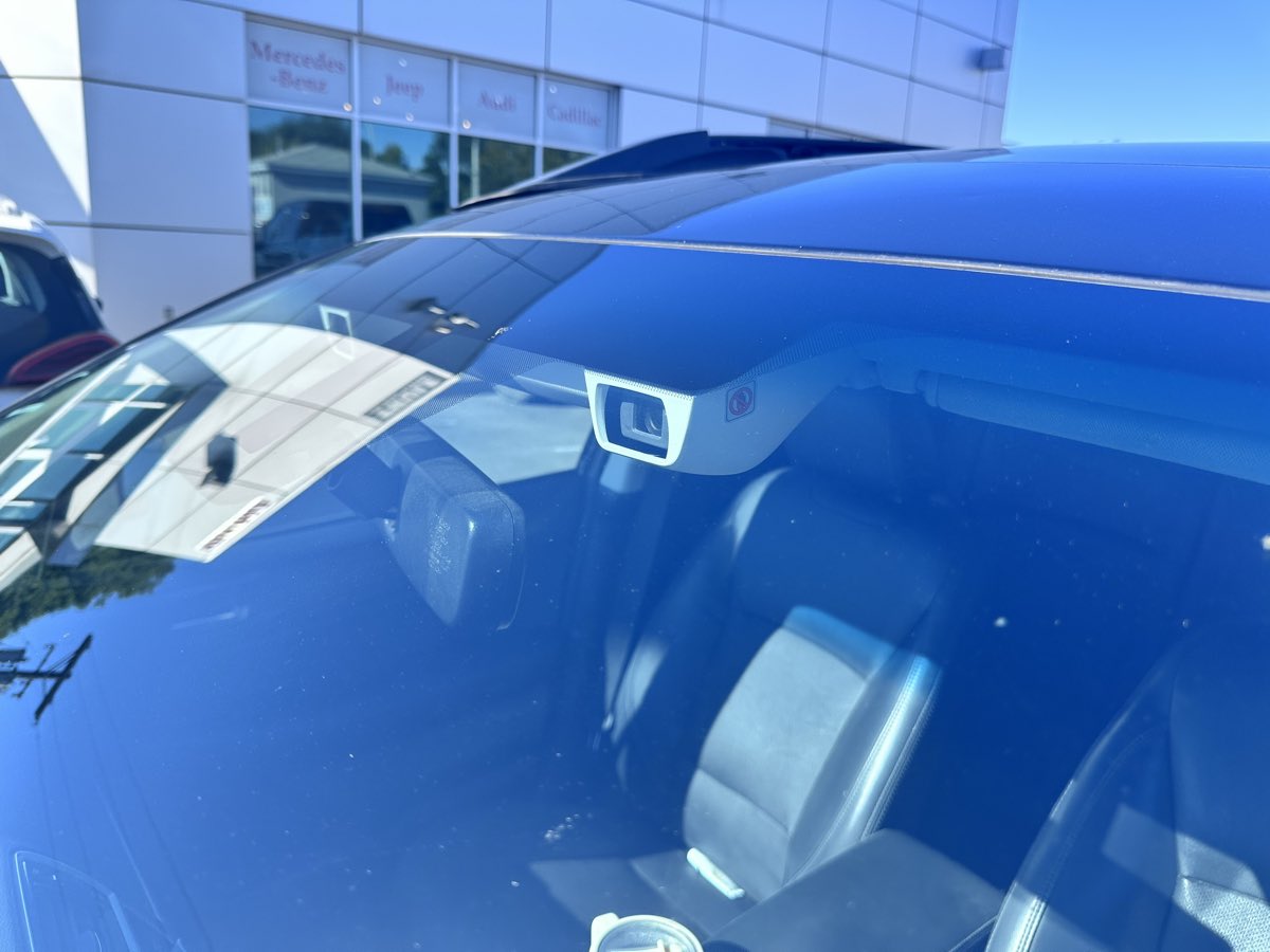 2018 Subaru Outback Limited photo 8