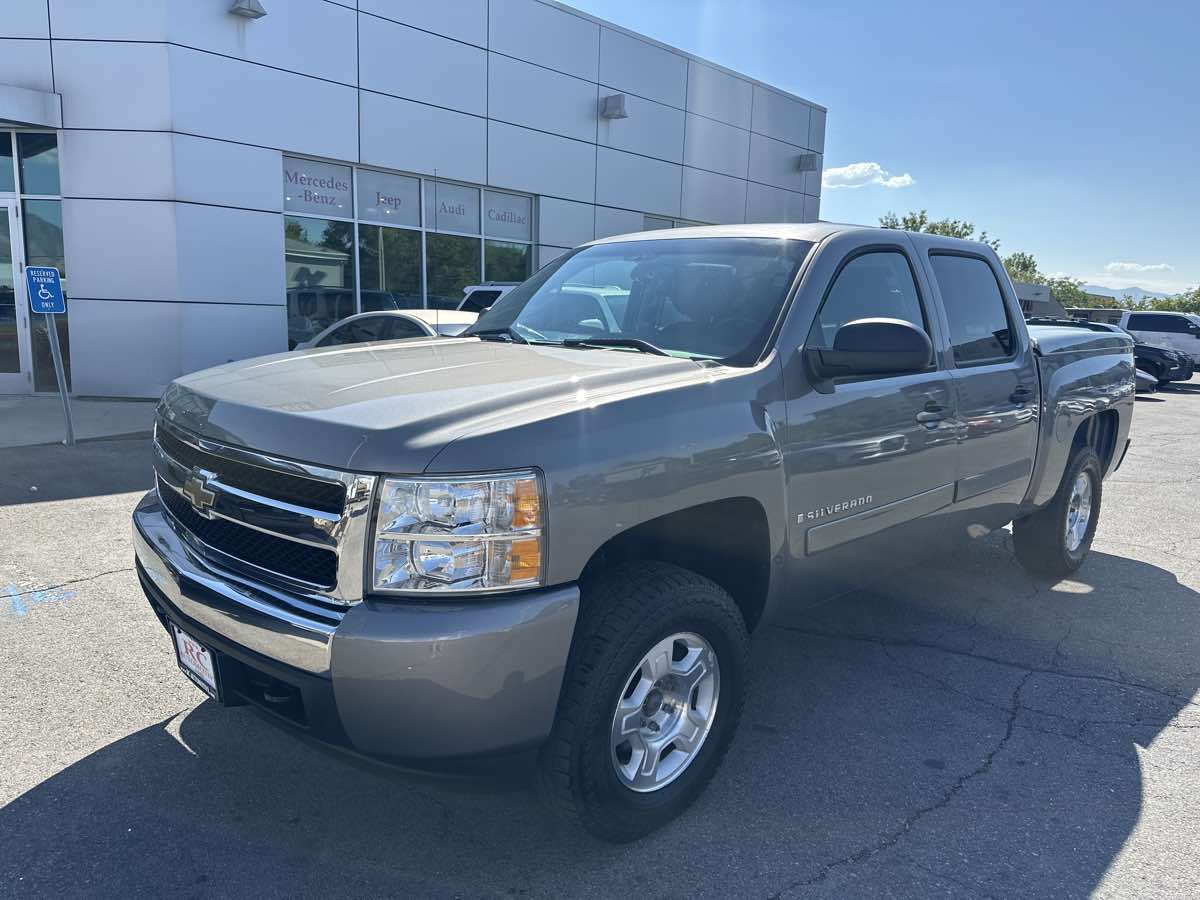 2008 Chevrolet Silverado 1500 photo 2