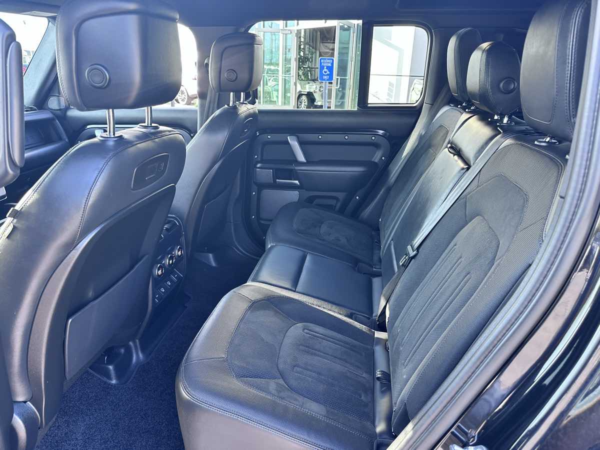 2022 Land Rover Defender V8 photo 9