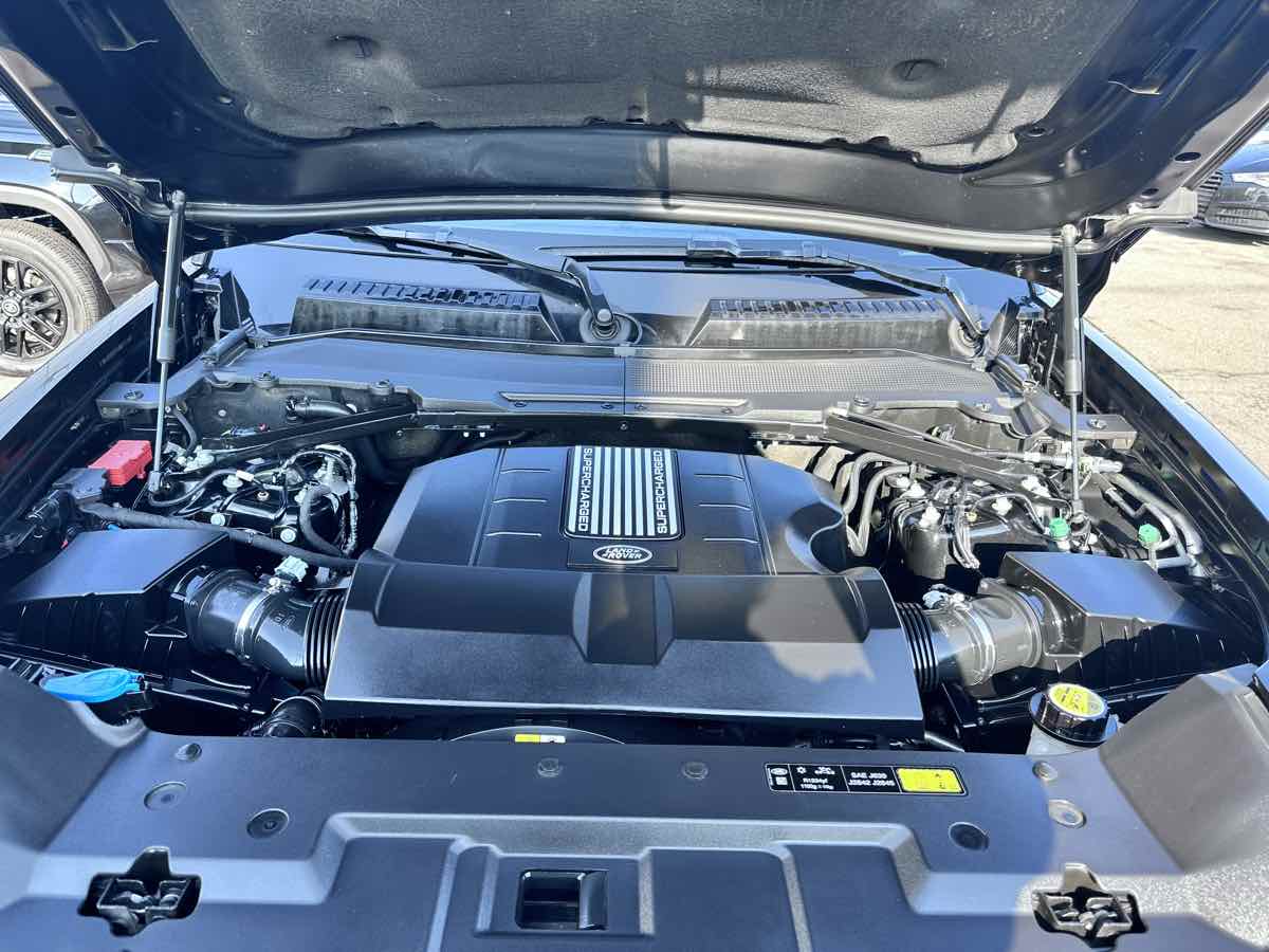 2022 Land Rover Defender V8 photo 19
