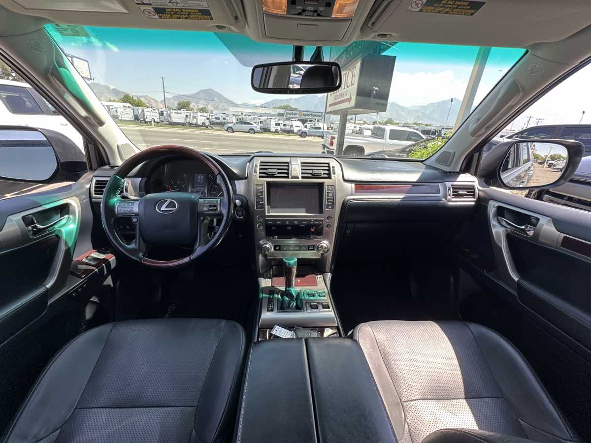 2017 Lexus GX 460 Luxury photo 11