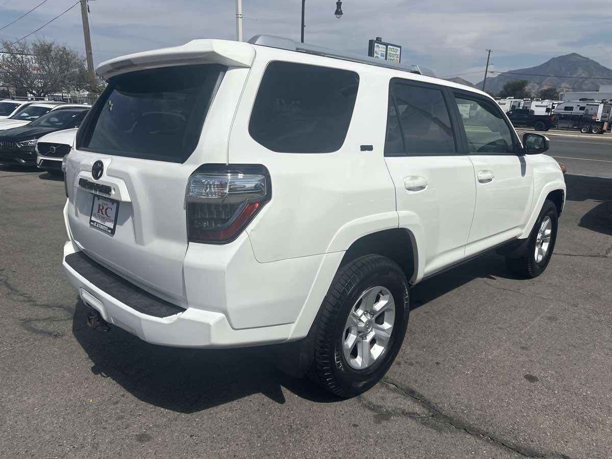 2016 Toyota 4Runner SR5 photo 5