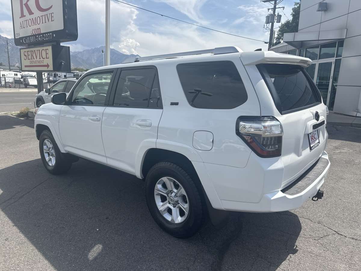 2016 Toyota 4Runner SR5 photo 7