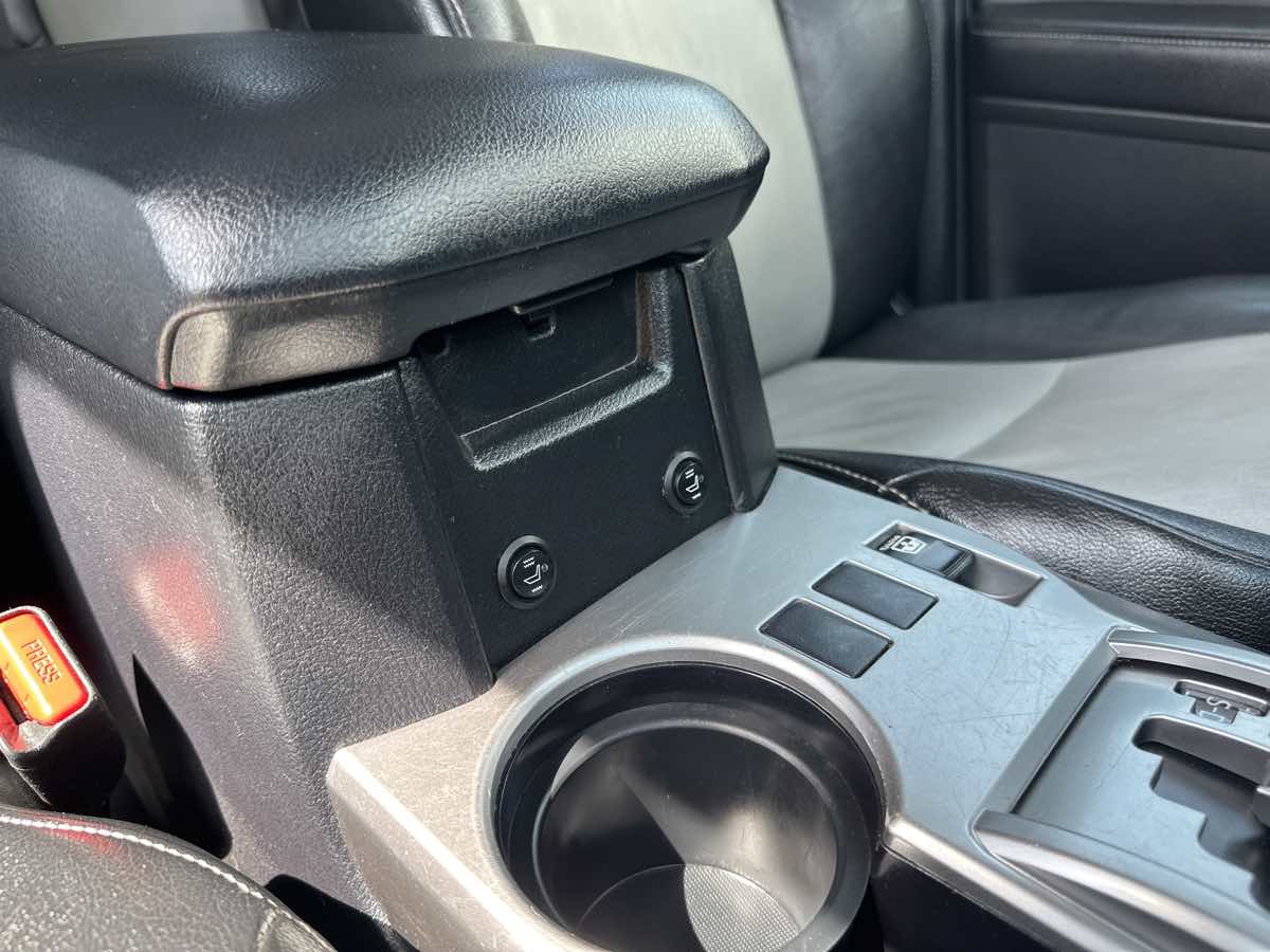 2016 Toyota 4Runner SR5 photo 21