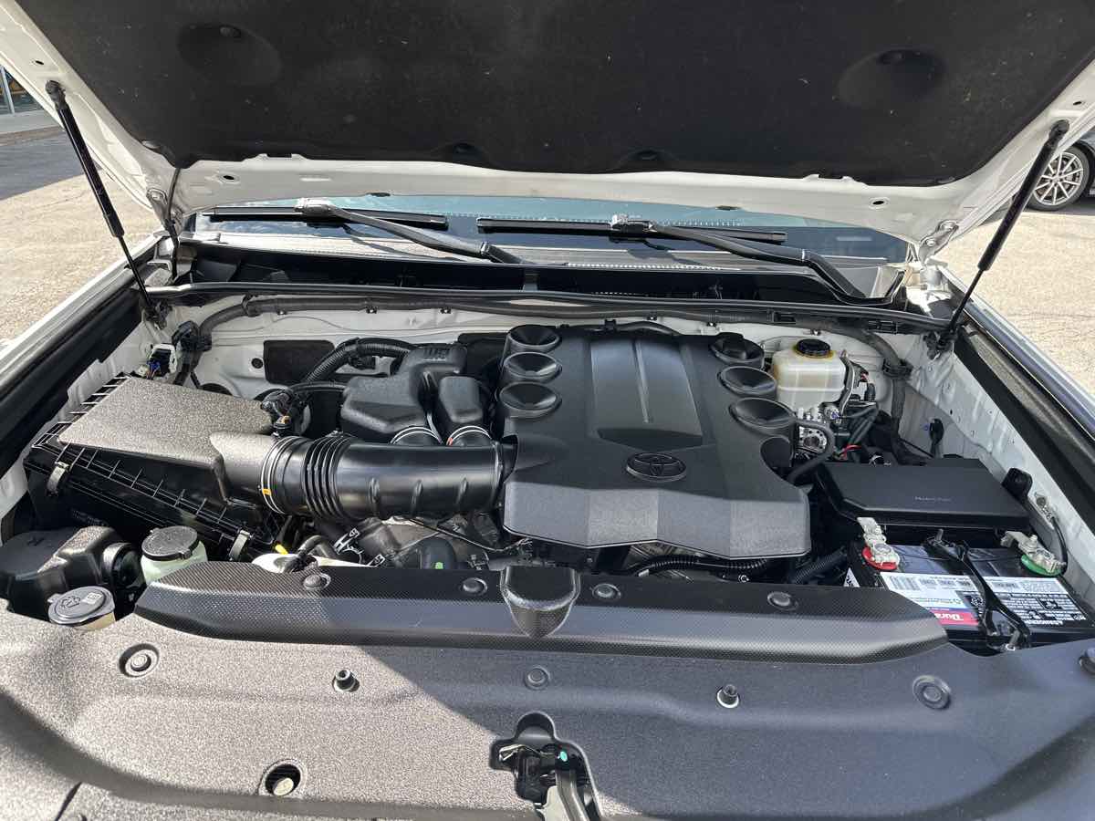 2016 Toyota 4Runner SR5 photo 24